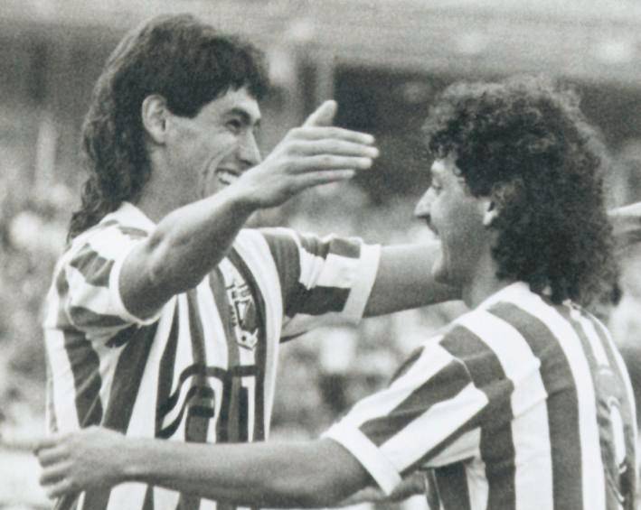 Juan Jairo Galeano está hoy dedicado a su emprendimiento, pero la gran amistad que tuvo con Andrés Escobar siempre hará parte de su vida. FOTOS JUAN PABLO ESTRADA Y ARCHIVO EL COLOMBIANO