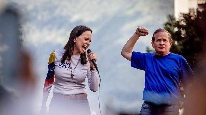 Machado, que permanece en la clandestinidad tras el asedio del régimen, también dijo que “los van a sacar” y que “no es en vano” todas las situaciones han padecido como opositores. Foto: Redes María Corina Machado