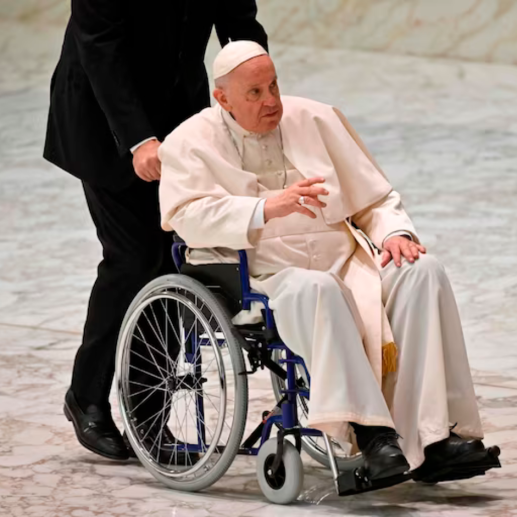 El Sumo Pontífice será operado de urgencia en las próximas horas después de haberse practicado un TAC en el hospital Gemelli de la ciudad de Roma, Italia, FOTO AFP