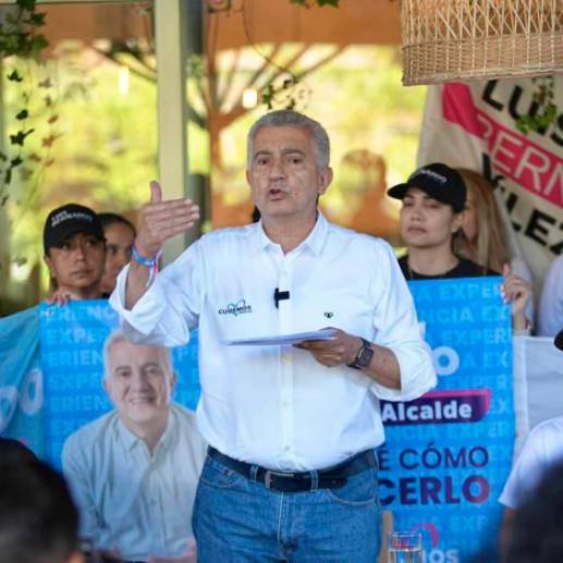 Luis Bernardo Vélez también fue hasta en CNE a denunciar presuntas irregularidades en las encuestas en Medellín. FOTO: CORTESÍA