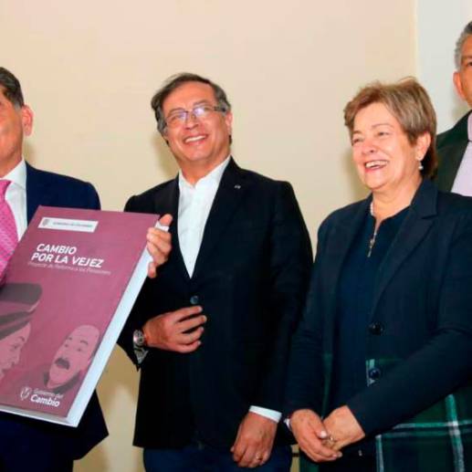 Imagen de referencia de la radicación de la reforma pensional en marzo de este año. FOTO CORTESÍA