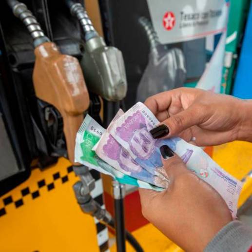 Se seguirán moviendo los precios de los combustibles durante los próximos meses para cerrar gradualmente el billonario déficit del fondo que los “subsidia”, conocido como Fepc. FOTO EL COLOMBIANO 