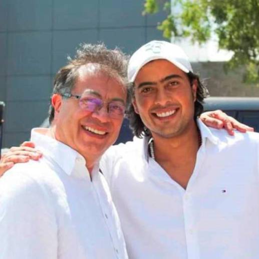 El presidente Gustavo Petro y su hijo mayor Nicolás. FOTO: COLPRENSA
