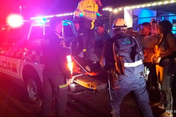 Cuatro personas de las diez personas heridas están en observación y una más en estado crítico en un hospital de San Gil. FOTO: CORTESÍA