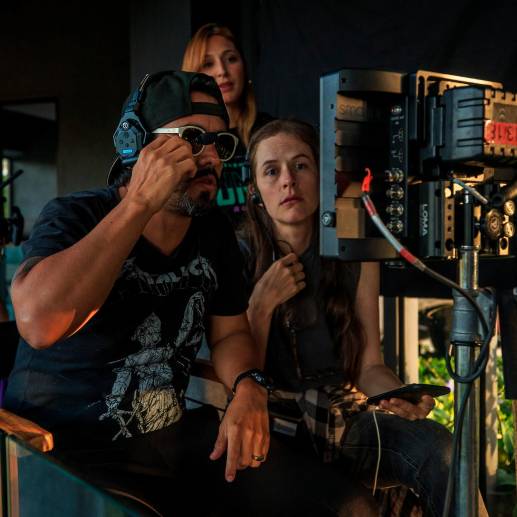 Imagen del director Julio César Gaviria, de Imaginer Films, en pleno rodaje de Uno, en Guatapé. Foto: Camilo Suárez Echeverry