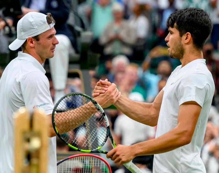 Carlos Alcaraz ganó en cuartos de final y jugará semifinales ante Daniil Medvedev. FOTO TOMADA @Wimbledon