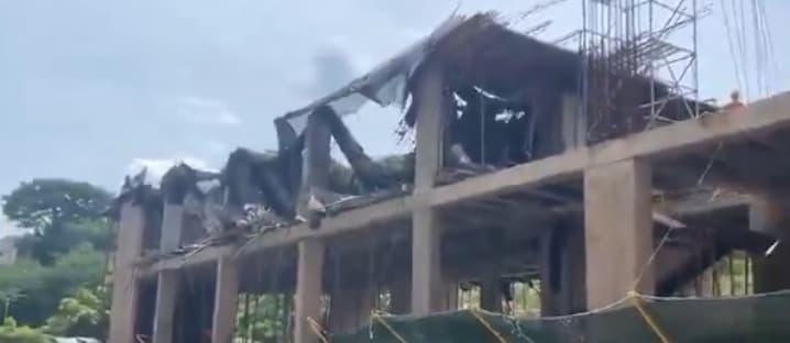Organismos de socorro atendieron la emergencia tras el colapso de una placa de concreto en el conjunto residencial Bosque Central, en Floridablanca, accidente que dejó cuatro obreros heridos. FOTO: Redes sociales.