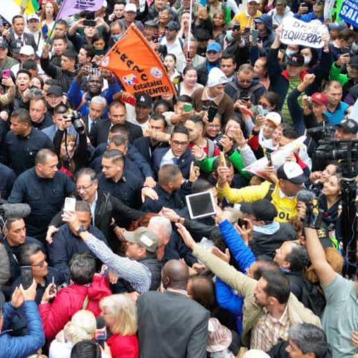 Durante las manifestaciones a las que citó, el presidente Gustavo Petro cuestionó duramente al fiscal Francisco Barbosa por los allanamientos del caso Laura Sarabia. FOTO Presidencia