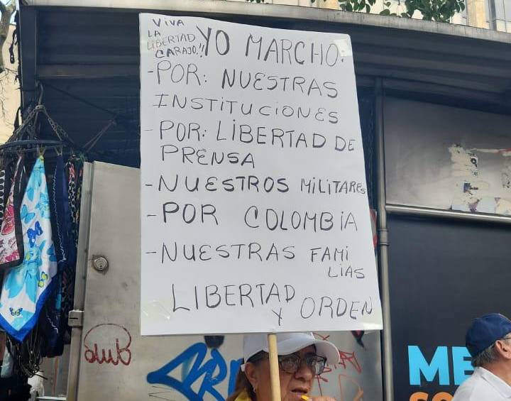 Una de las pancartas vistas en la marcha. FOTO: EL COLOMBIANO