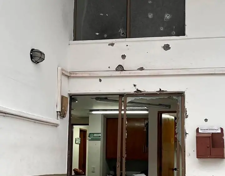 Los presuntos subversivos arremetieron con ráfagas de fusil contra el comando. FOTO: CORTESÍA