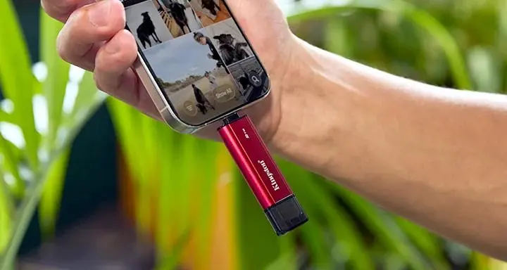 El Kingston Dual Portable SSD, un dispositivo de 13 gramos que cabe entre los dedos y conecta con casi cualquier dispositivo del mercado. FOTO cortesía