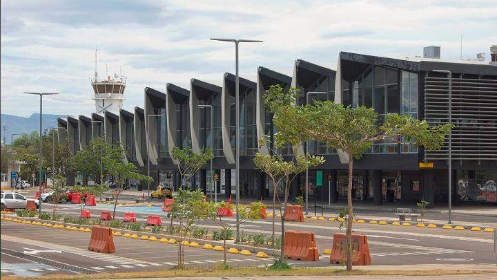 Cierran el aeropuerto Camilo Daza por maleta sospechosa. Creen que tienen explosivos. Foto: Colprensa. 