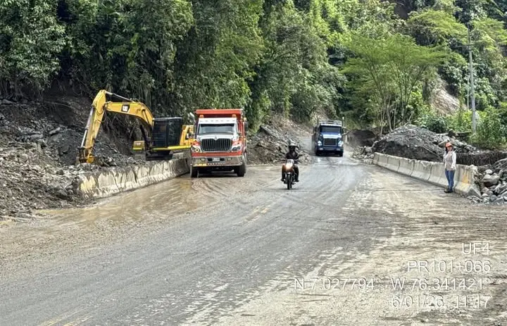 Así luce uno de los pasos a un sólo carril en la vía Medellín - Urabá. FOTO Cortesía Autopistas Urabá.