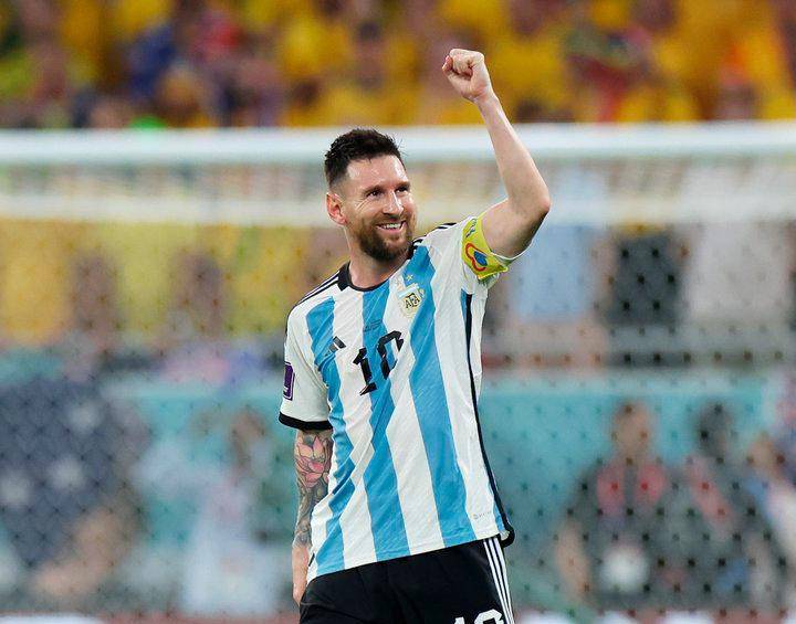 El argentino celebra el tanto con el que Argentina vence, parcialmente, 1-0 a Australia por el Mundial de Qatar. FOTO TOMADA @FIFAWorldCup