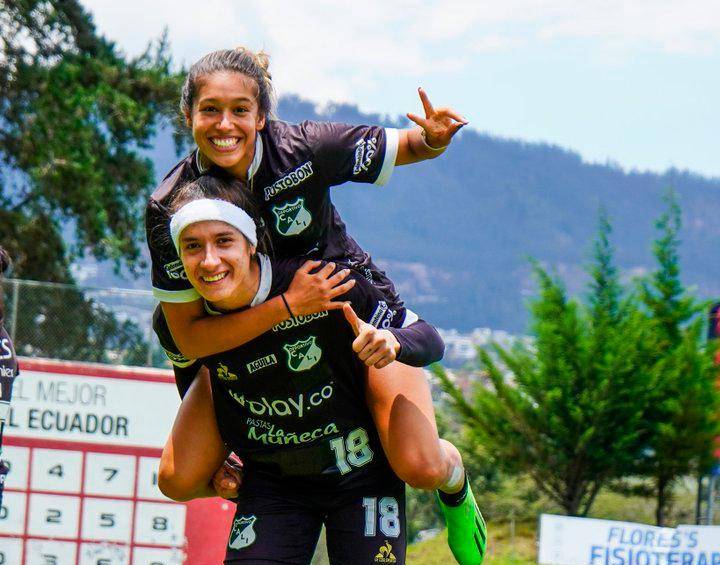 Ingrid Guerra y Alexa Barh autoras de los dos goles con los que el Deportivo Cali venció a Ferroviaria para ser semifinalista en la Libertadores. FOTO DEPORTIVO CALI
