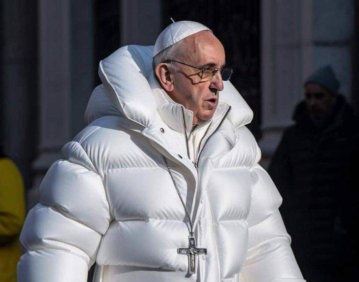 Imagen creada con inteligencia artificial del papa Francisco que se volvió viral en redes sociales en 2023. Foto: redes sociales.