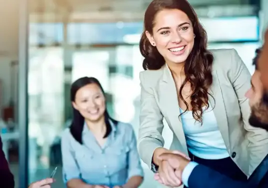 La empresa realiza cerca de 30 procesos de headhunting al mes para cargos estratégicos. FOTO: GETTY