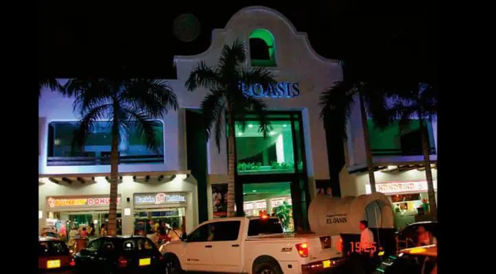 Según la Fiscalía, el centro comercial Oasis de Zaa, no cuenta con toda la documentación requerida para este tipo de establecimientos. Imagen tomada de Facebook, discoteca Oasis.