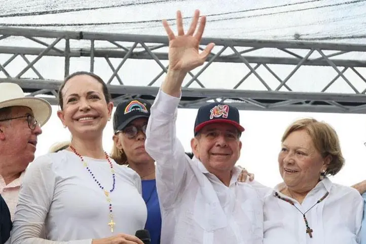 María Corina Machado junto a Edmundo González durante un evento político en mayo de 2024. FOTO: Cortesía Instagram @mariacorinamachado