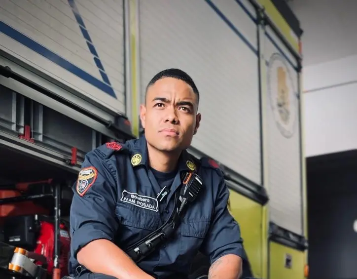 Medellín de luto por muerte de bombero Iván Darío Posada Gómez en incendio en La Toscana. FOTO: Fico Gutiérrez.