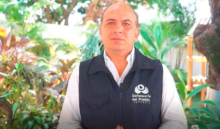 Defensor del Pueblo pidió a las autoridades en Medellín la creación de un Puesto de Mando Unificado para atender situación con hinchada. Foto: Defensoría del Pueblo/fragmento video declaraciones defensor del pueblo. 