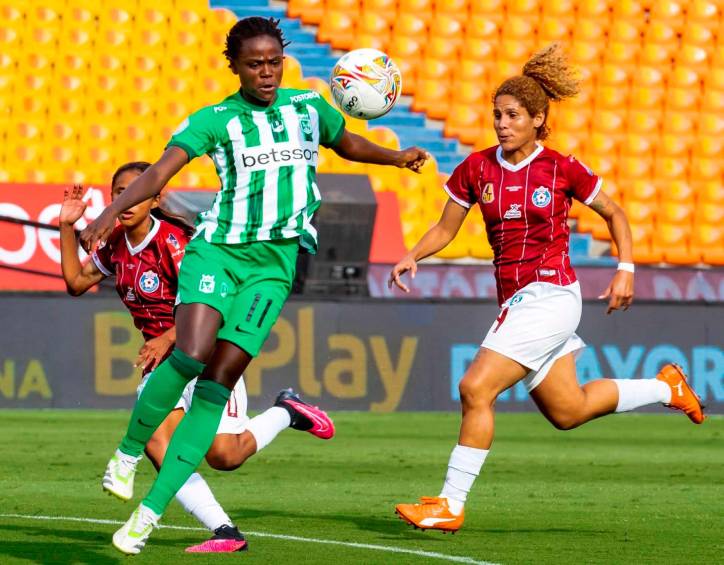 La delantera Yisela Cuesta fue la gran figura de Atlético Nacional en la goleada 8-0 ante Real Santander. FOTO JAIME PÉREZ 