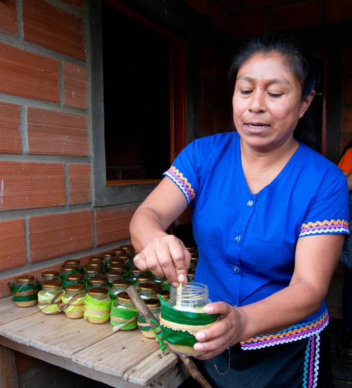 Con esta iniciativa que resalta la diversidad étnica, comentan desde Comfenalco, se espera impactar a más de 15 familias indígenas de manera directa y a más de 300 integrantes del resguardo de manera indirecta, con el apoyo a sus emprendimientos. Foto: Esneyder Gutiérrez 