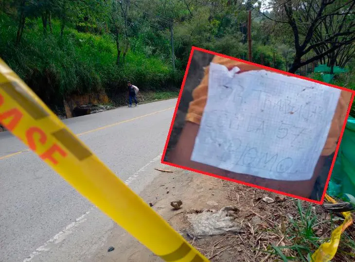 La víctima no ha sido identificada por las autoridades. El letrero estaban manuscrito en una hoja de cuaderno. FOTO: CORTESÍA.
