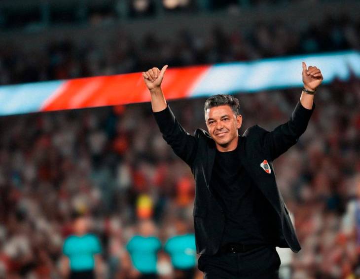 Marcelo Gallardo se despidió de River Plate. En el Monumental, el cuadro de la banda cruzada ganó 3-1 a Banfield y el Muñeco fue ovacionado por los 80 mil hinchas que llegaron al estadio. FOTO TOMADA X@RiverPlate