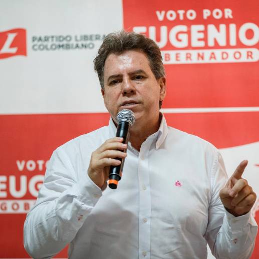 El exdirector del Área Metropolitana, Eugenio Prieto, fue el ungido por el Partido Liberal para competir por la Gobernación de Antioquia. <b><span class="mln_uppercase_mln"> </span></b>FOTO<b><span class="mln_uppercase_mln"> camilo suárez</span></b>