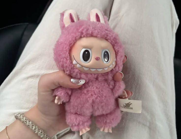 Muñeca Labubu.