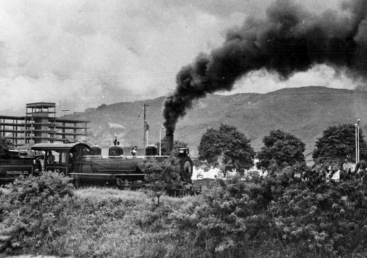 Ferrocarril de Antioquia cruzando parte del centro de la ciudad. FOTO: EL COLOMBIANO