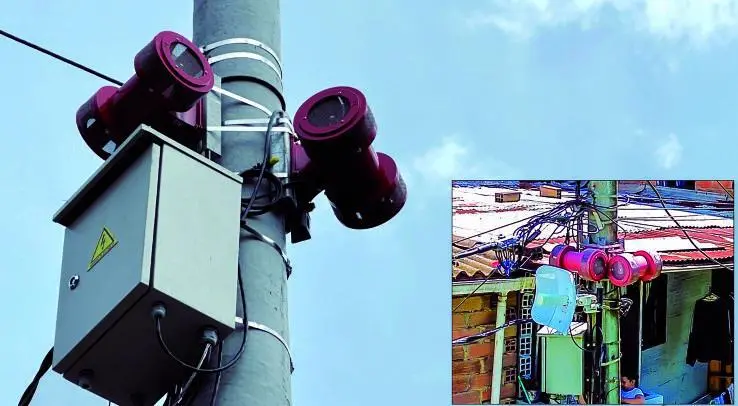 En el Valle de Aburrá hay instalados 72 Sistemas de Alerta Temprana Comunitarios en los barrios y sectores que, por sus condiciones y ubicación, pueden ser más vulnerables a emergencias por lluvias. Esta imagen corresponde a uno de ellos. FOTO<b> CAMILO SUÁREZ</b>