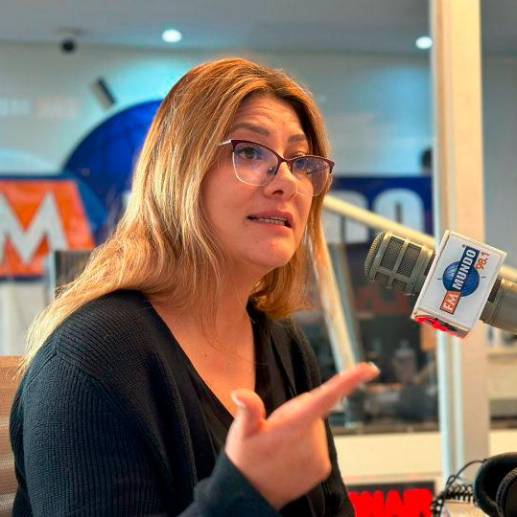 Verónica Sarauz, esposa del asesinado candidato presidencial de Ecuador, Fernando Villavicencio, sufrió un atentado que no le dejó heridas. FOTO: Tomada de redes