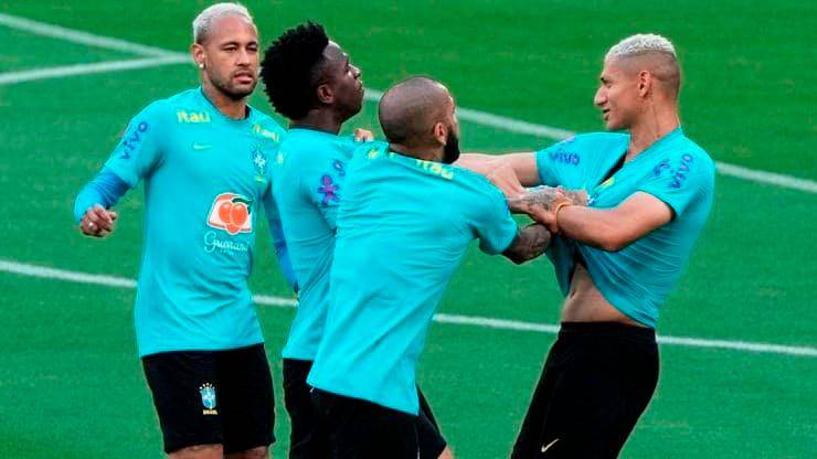 Este fue el momento de la pelea entre Vinicius y Richarlison. FOTO: TOMADA DE INSTAGRAM @richarlison