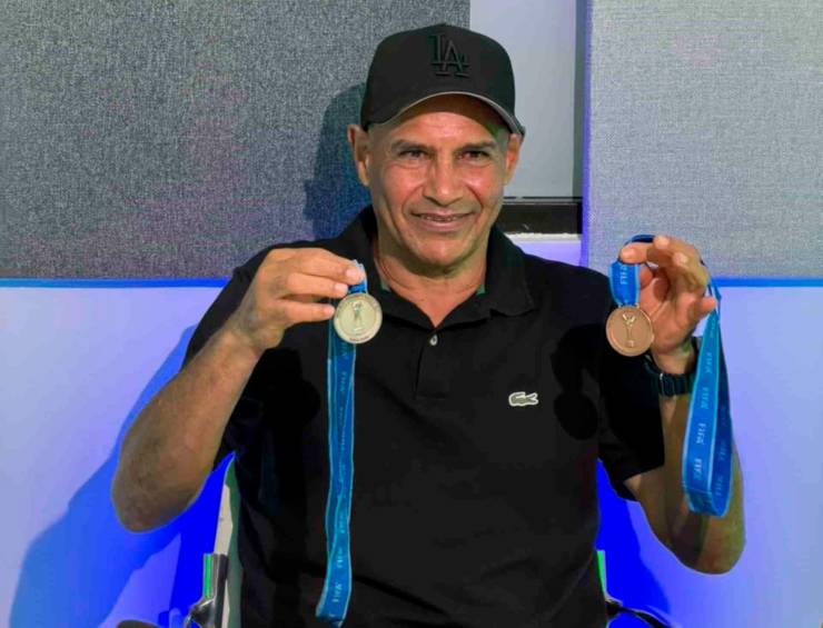 De jugar con guayos rotos a comprarle la casa a la mamá: Carlos Paniagua revela la transformación del fútbol femenino