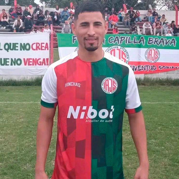 El futbolista Walter Domínguez hace parte del Club Juventud de Soriano, que juega en la Copa Ofi de Uruguay (torneo Amateur). FOTO: Tomada de Instagram @walter10dominguez