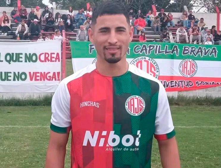 El futbolista Walter Domínguez hace parte del Club Juventud de Soriano, que juega en la Copa Ofi de Uruguay (torneo Amateur). FOTO: Tomada de Instagram @walter10dominguez