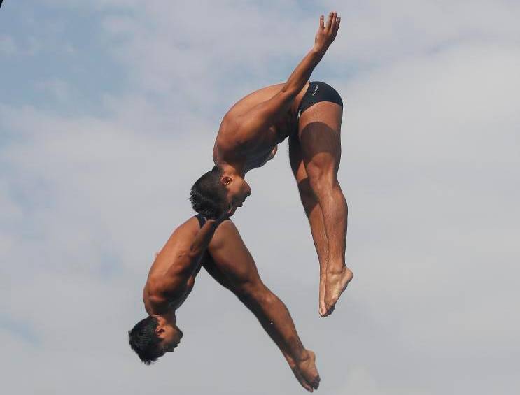 Sebastián Morales y Daniel Restrepo durante la prueba de sincronizado, una de las que competirán en el Mundial. FOTO manuel saldarriaga