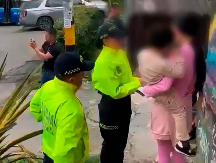 Entre los capturados había incluso mamás y otros familiares de los niños que fueron víctimas de esta red. FOTO: IMAGEN TOMADA DE VIDEO