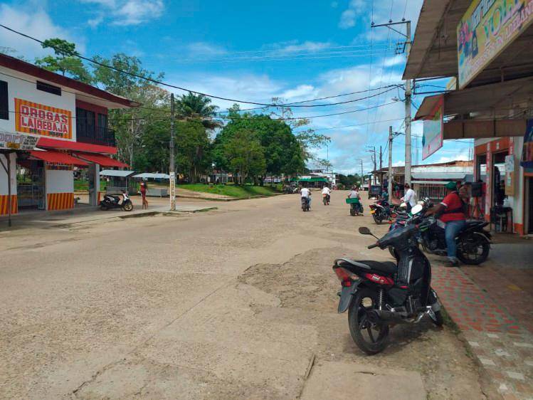 Integrantes de la comunidad de la vereda El Remanso afirmaron que se encontraban en un bazar cuando llegó el Ejército y disparó “indiscriminadamente”. FOTO CORTESÍA ALCALDÍA