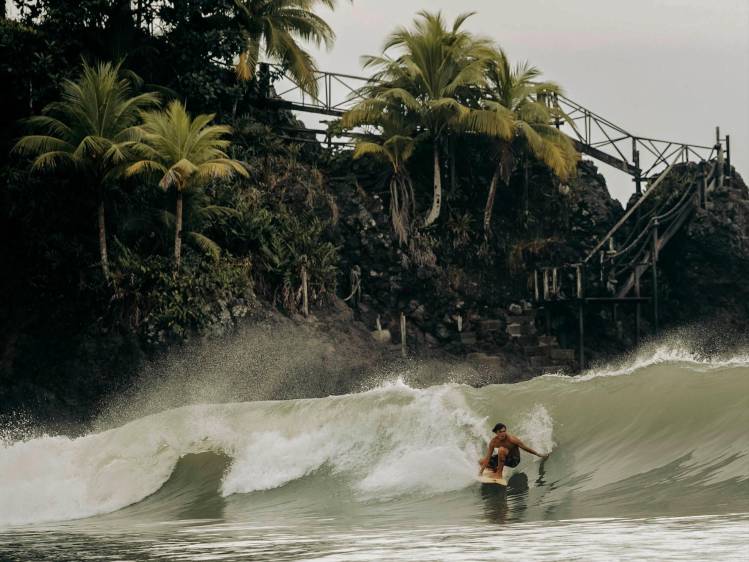 Como de película: Camilo Ortiz entrena surf sobre el cemento de Medellín y lucha por crear una Liga en Antioquia