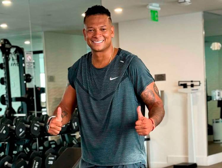 El colombiano publica en sus redes videos de sus trabajos físicos con los que busca bajar los kilos que tenía de más y recuperar su mejor forma. FOTO TOMADA @FGUARIN13