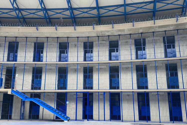 Así es la megacárcel que Abelardo ordenó terminar pronto: ¿cuántos cupos tendrá?