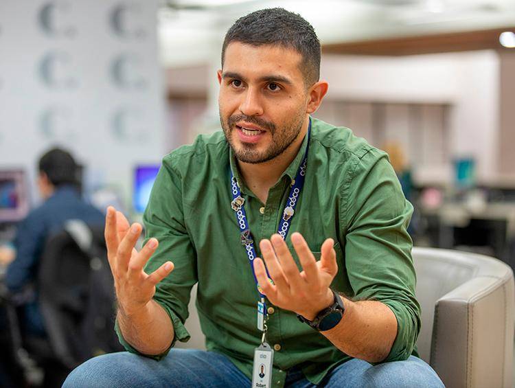 Robert Parada, cofundador de Coco Tecnologías cuenta que su motivación es dignificar la salud en Colombia a través de la tecnología. Foto: EL COLOMBIANO.