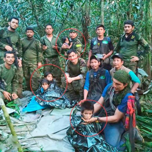 Llos cuatro niños fueron encontrados por integrantes del Ejército e indígenas que apoyaban la “Operación Esperanza”. FOTO: CORTESÍA PRESIDENCIA