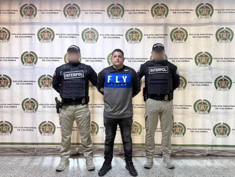 Andrey Gustavo Segura Quesada, alias El Gemelo, fue capturado a la salida de un hotel del barrio El Poblado, luego de que fuera identificado por agentes de la Interpol. FOTO: CORTESÍA POLICÍA NACIONAL