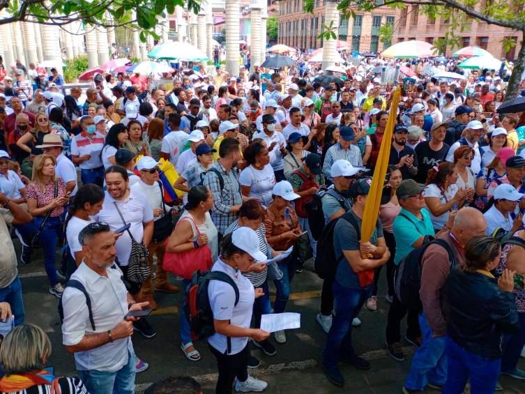 La manifestación inició a las 5:00 a.m. FOTO MANUEL SALDARRIAGA