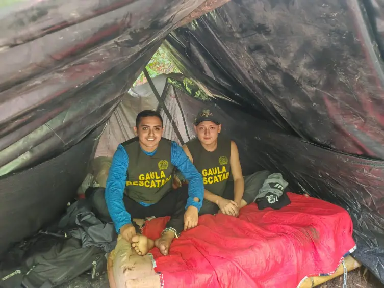 Miguel Ayala y su mánager Nicolás Pantoja en libertad. FOTO: Ministerio de Defensa