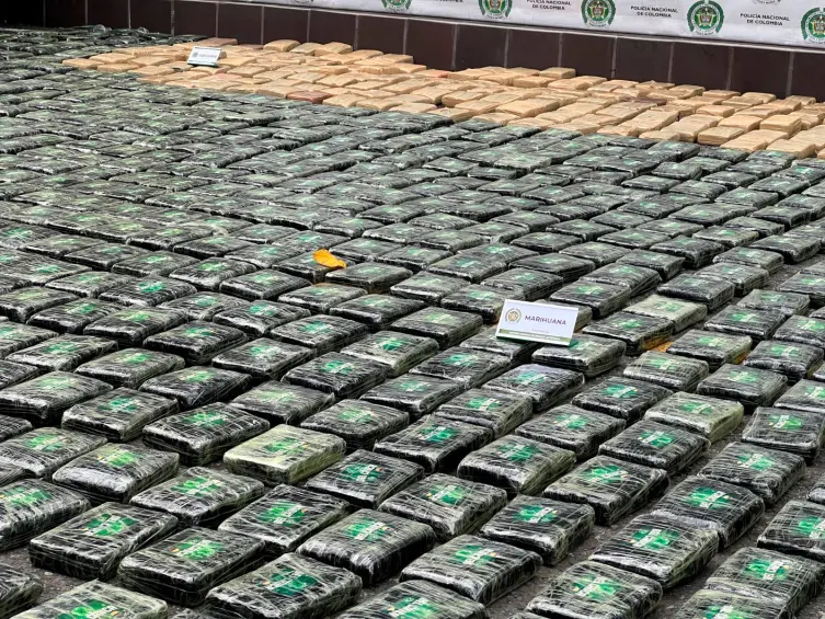 Hallaron más de una tonelada de marihuana, avaluada en $1.000 millones, en camión que cubría ruta Cali-Medellín